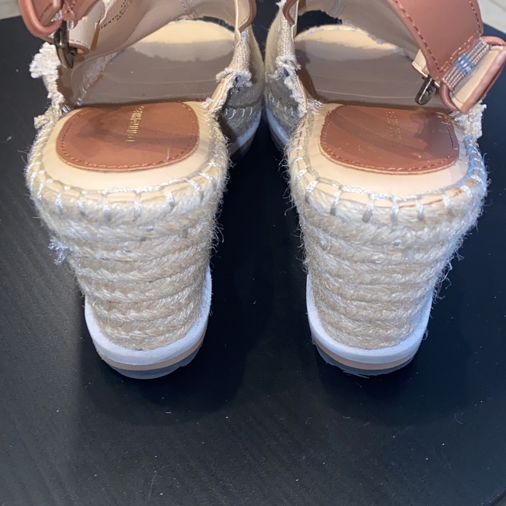 TOMMY HILFIGER size 7 1/2 M - Picture 3 of 13